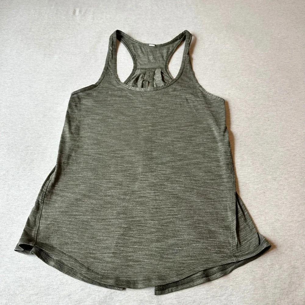 Lululemon Heathered Olive Green Split Back Racerback Tank‎ Top Space Dye Womens